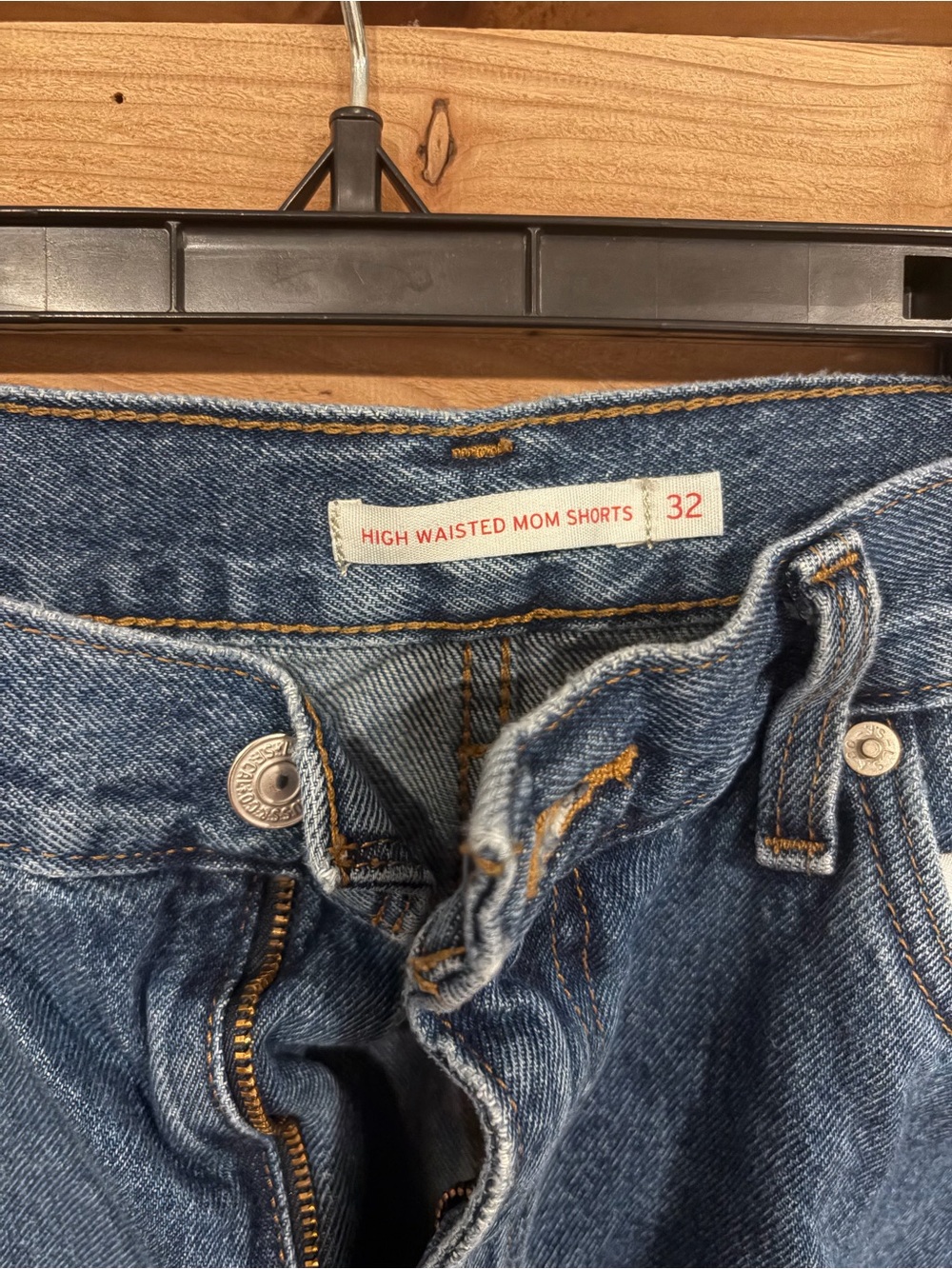 Levi’s - Picture 2 of 3